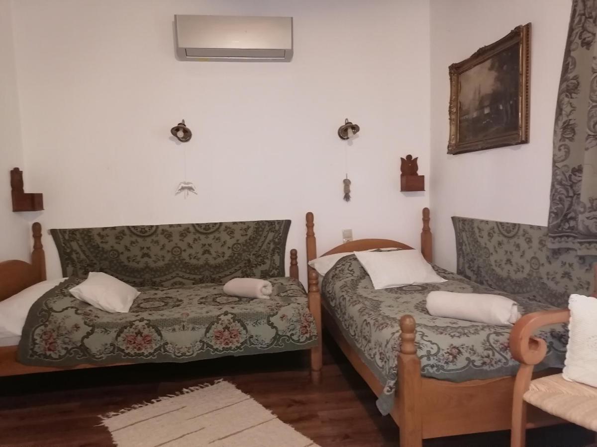 Mives Vendeghaz Hotel Pogany Bagian luar foto