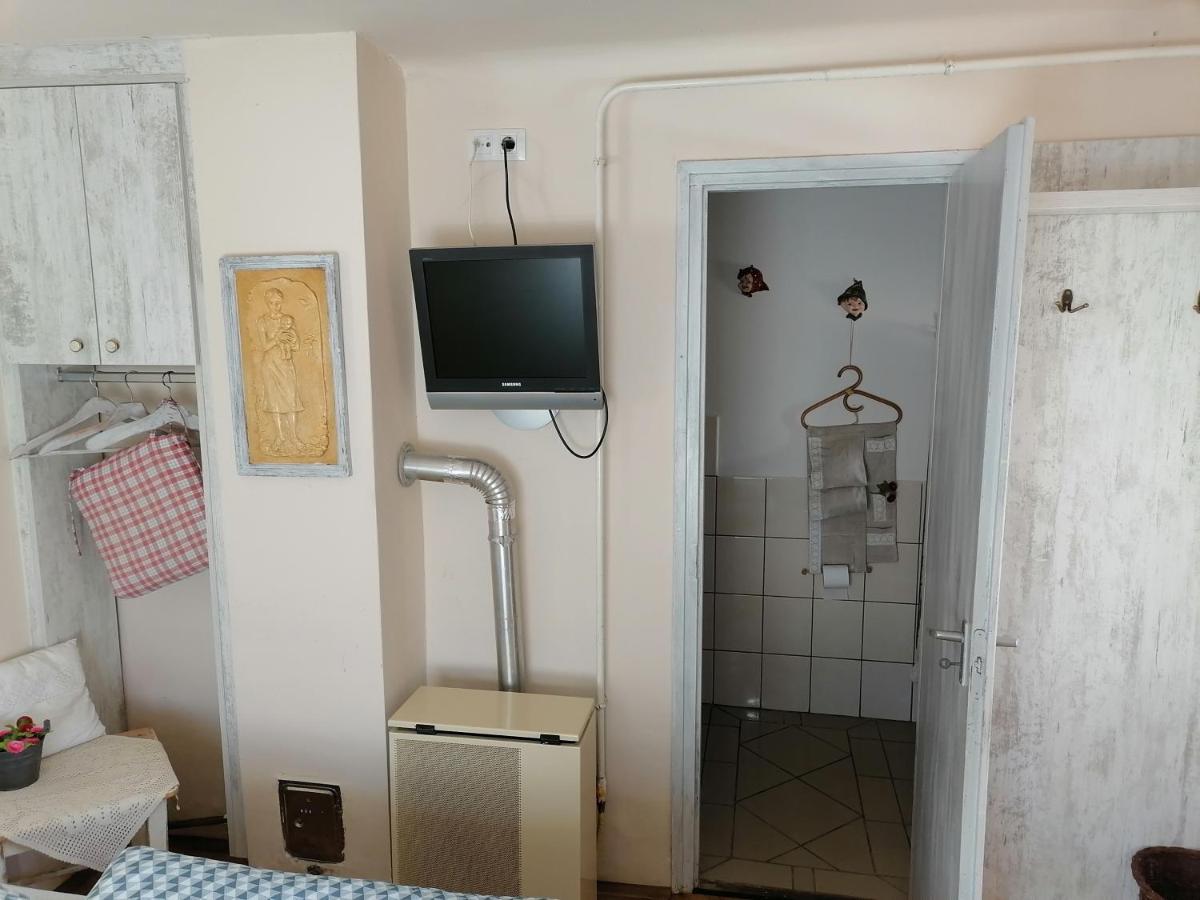 Mives Vendeghaz Hotel Pogany Bagian luar foto