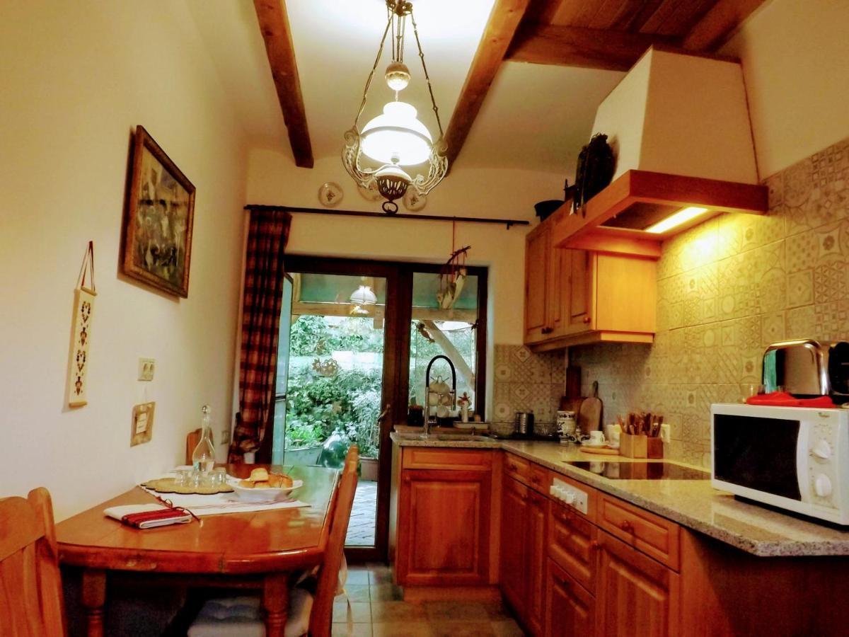 Mives Vendeghaz Hotel Pogany Bagian luar foto