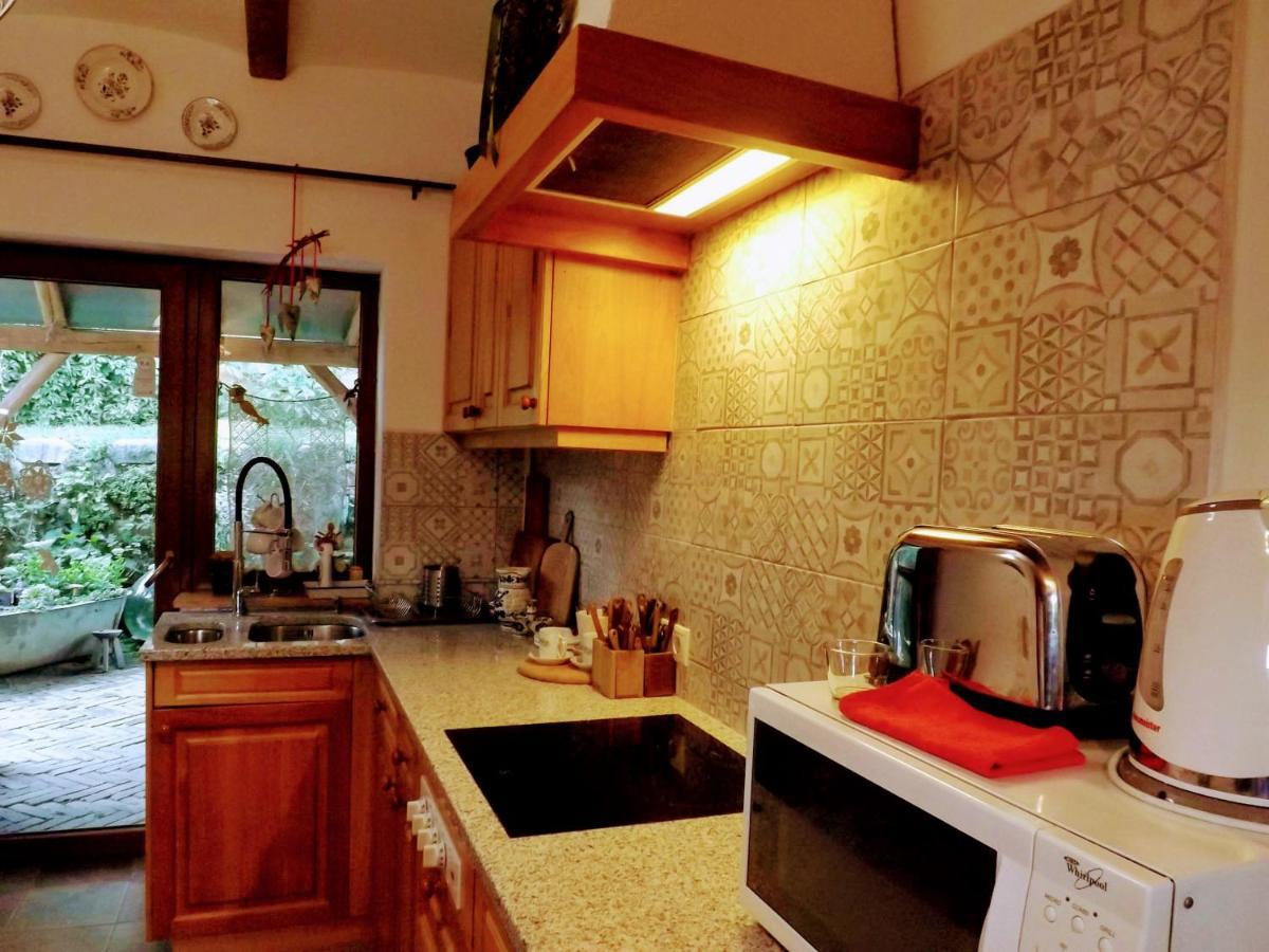 Mives Vendeghaz Hotel Pogany Bagian luar foto